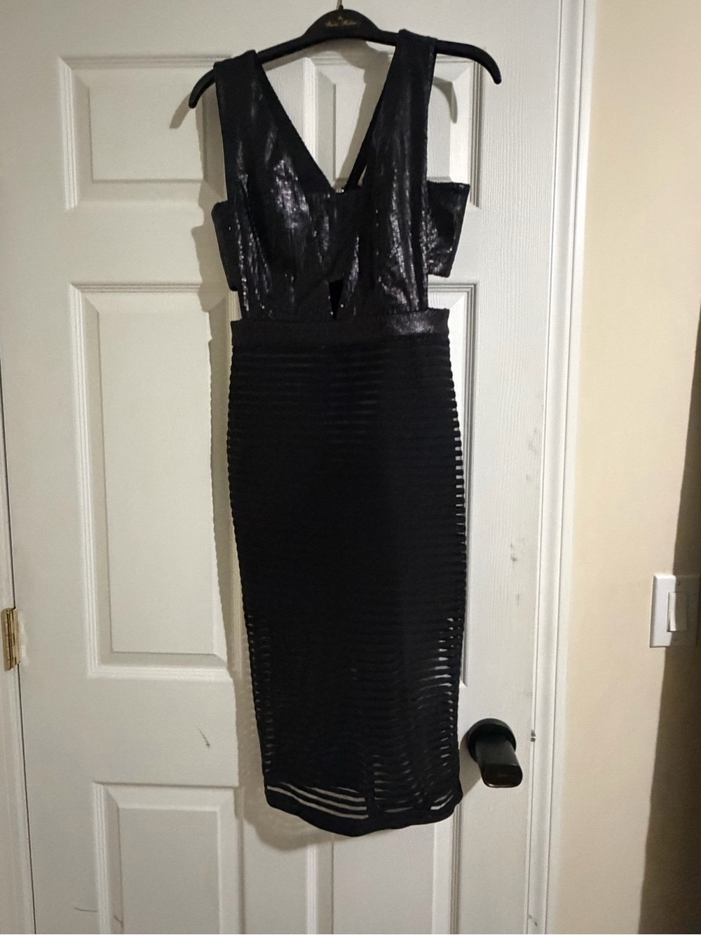 Mustard Seed Black V-Neck Midi Dress